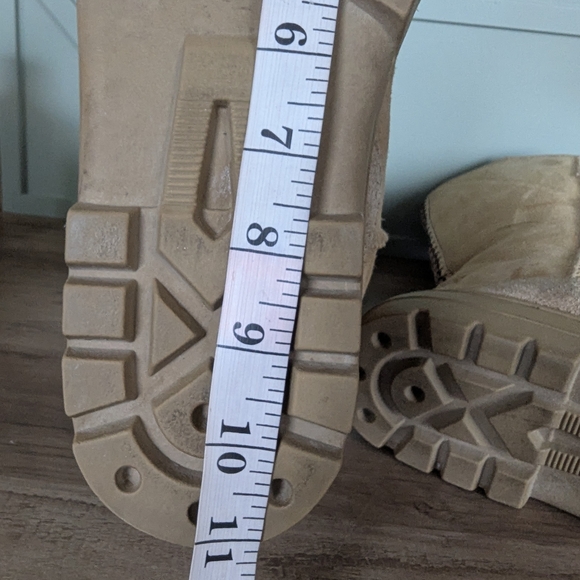 UGG sheepskin boot - Picture 8 of 12